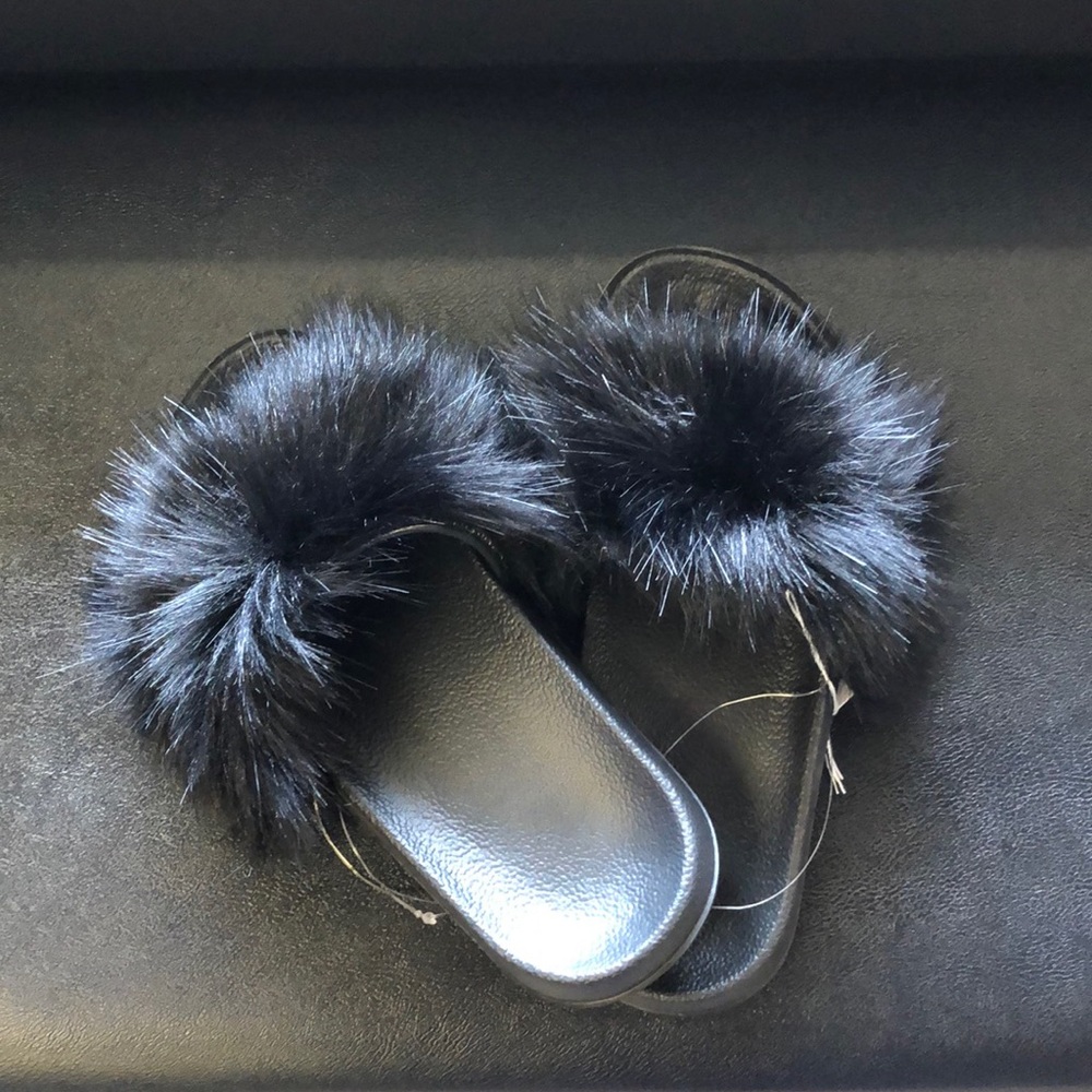 Knotty black fur slides